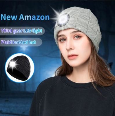 Bluetooth Beanie Hat Video Camera avec la lumière, écouteurs sans fil rechargeables de chapeau de phare d'USB 4 LED pour skier, fonctionnant
