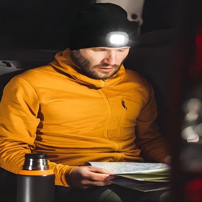 Chapeau de Bluetooth avec la lumière, les écouteurs sans fil et le phare en tant que grands cadeaux pour les hommes, femmes, Teenages