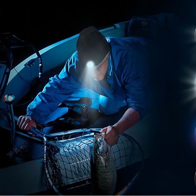 Chapeau sans fil d'écouteurs de Bluetooth d'écouteurs avec des cadeaux de Noël de lumières
